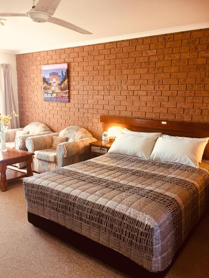 Colonial Motor Inn Pambula Extérieur photo