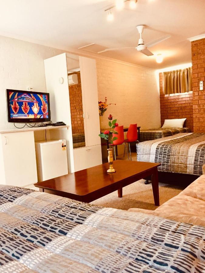 Colonial Motor Inn Pambula Extérieur photo