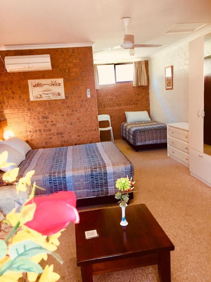 Colonial Motor Inn Pambula Extérieur photo