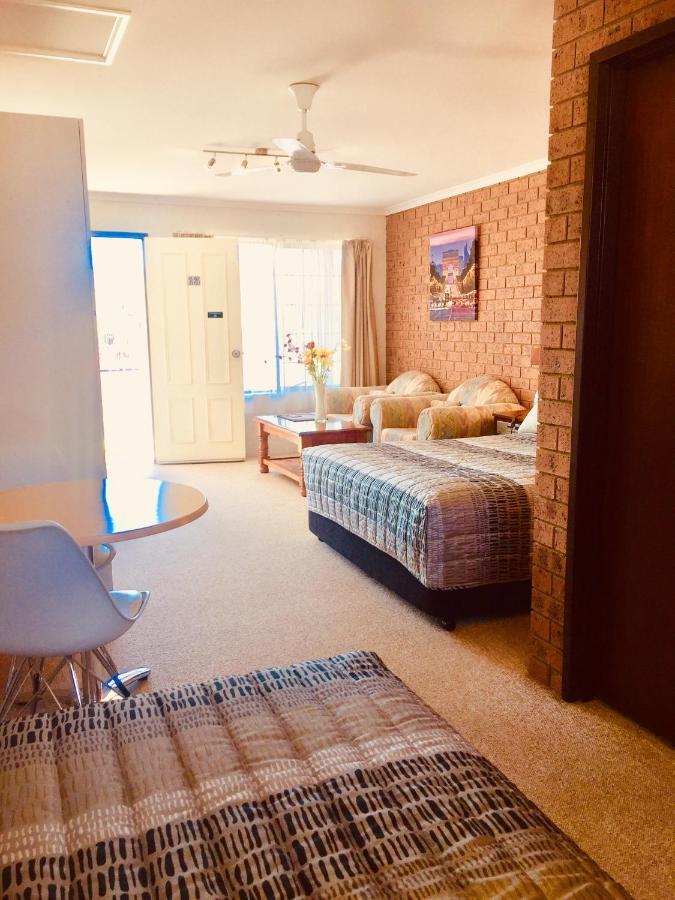 Colonial Motor Inn Pambula Extérieur photo