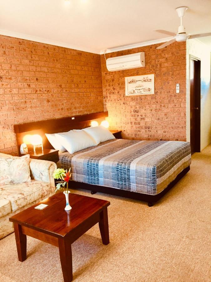 Colonial Motor Inn Pambula Extérieur photo