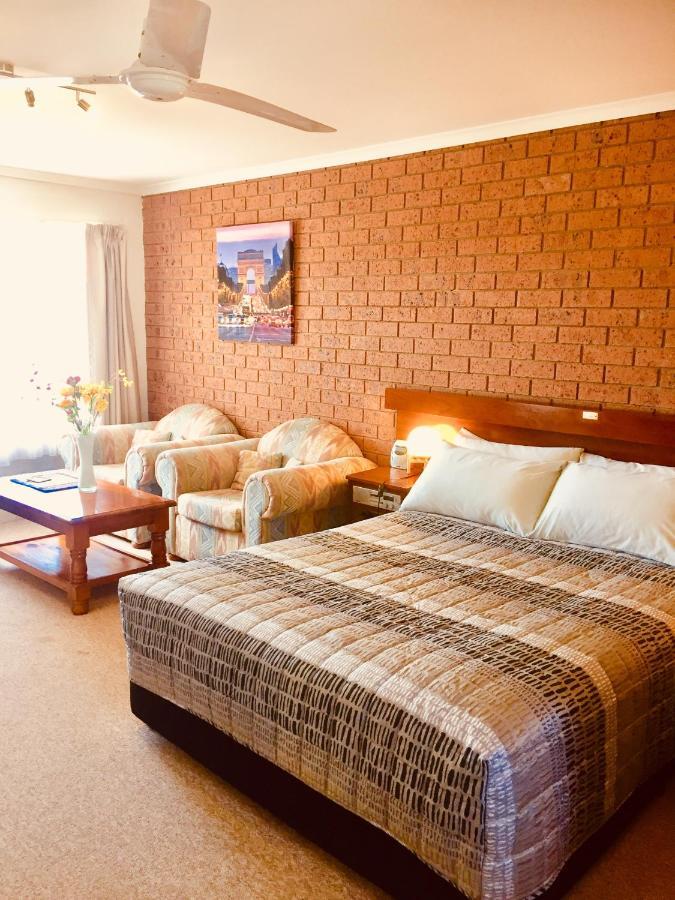 Colonial Motor Inn Pambula Extérieur photo