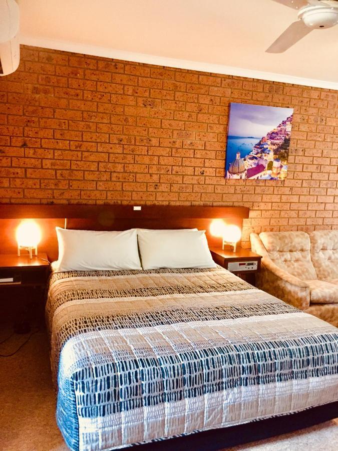 Colonial Motor Inn Pambula Extérieur photo