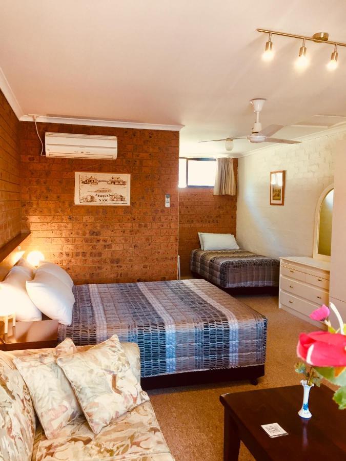 Colonial Motor Inn Pambula Extérieur photo