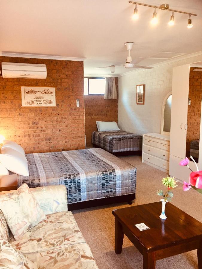 Colonial Motor Inn Pambula Extérieur photo